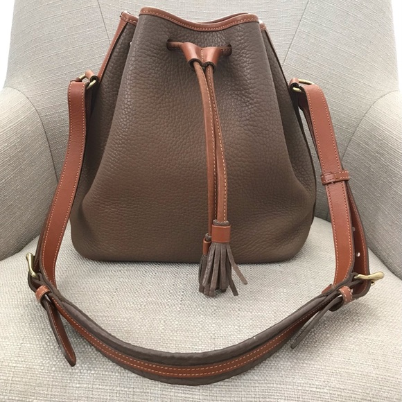 📌 SOLD Vintage Dooney & Bourke Drawstring Bag British Tan Brown Mushroom RARE - Picture 7 of 16